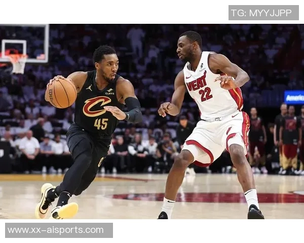 8人得分上双!热火席卷公牛,展现团队篮球新魅力 8人得分上双!热火席卷公牛,展现团队篮球新魅力