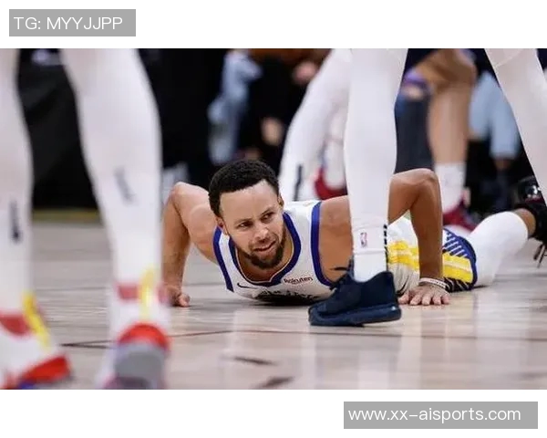 漂亮的三分很帅气!库里第二节突然爆发连轰5个三分! 漂亮的三分很帅气!库里第二节突然爆发连轰5个三分!